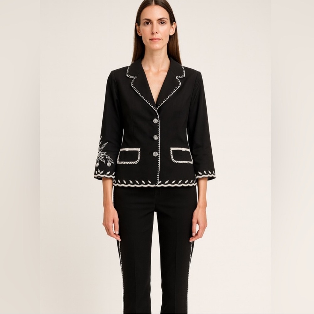 Cynthia Steffe Women's Black Embroidered Flower
Cropped Blazer Jacket Sz 12